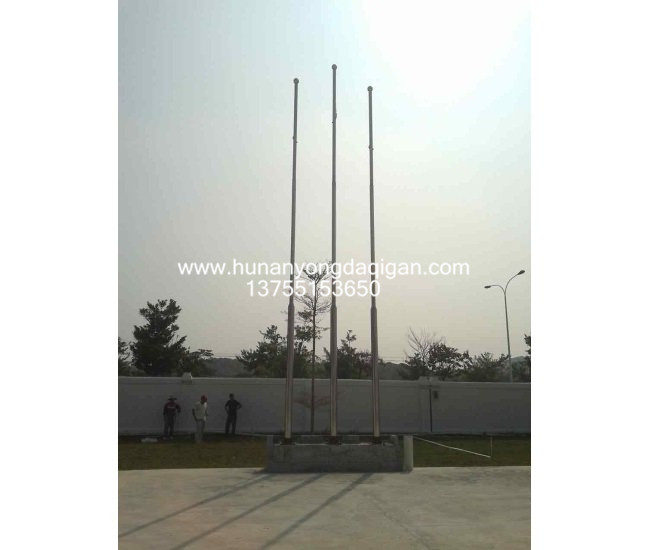 陽(yáng)江市江城區(qū)金山路與體育路交叉口往北1000米，保利中央公園